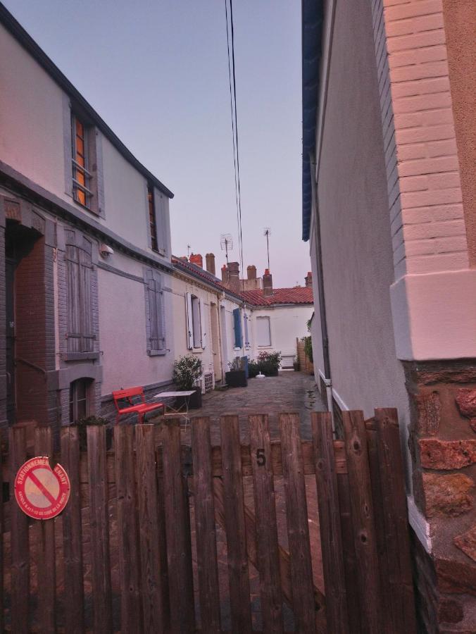 A 200M De La Plage, Charmante Petite Maison De Ville Les Sables-dʼOlonne Exterior foto
